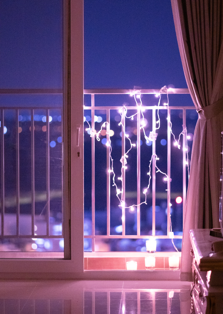 faux balcon avec lumières